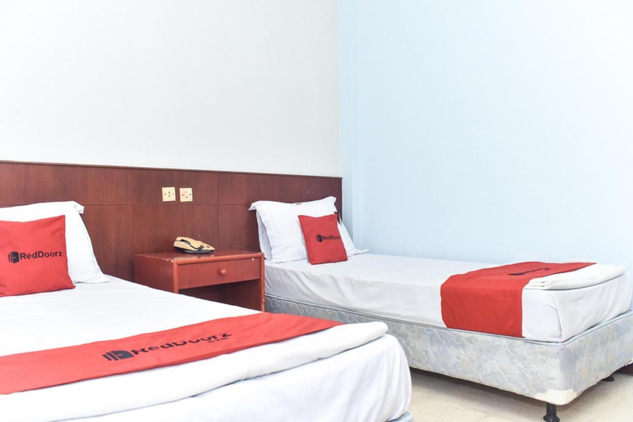 Reddoorz Near Kampung Warna Warni Hotel Маланг Екстериор снимка