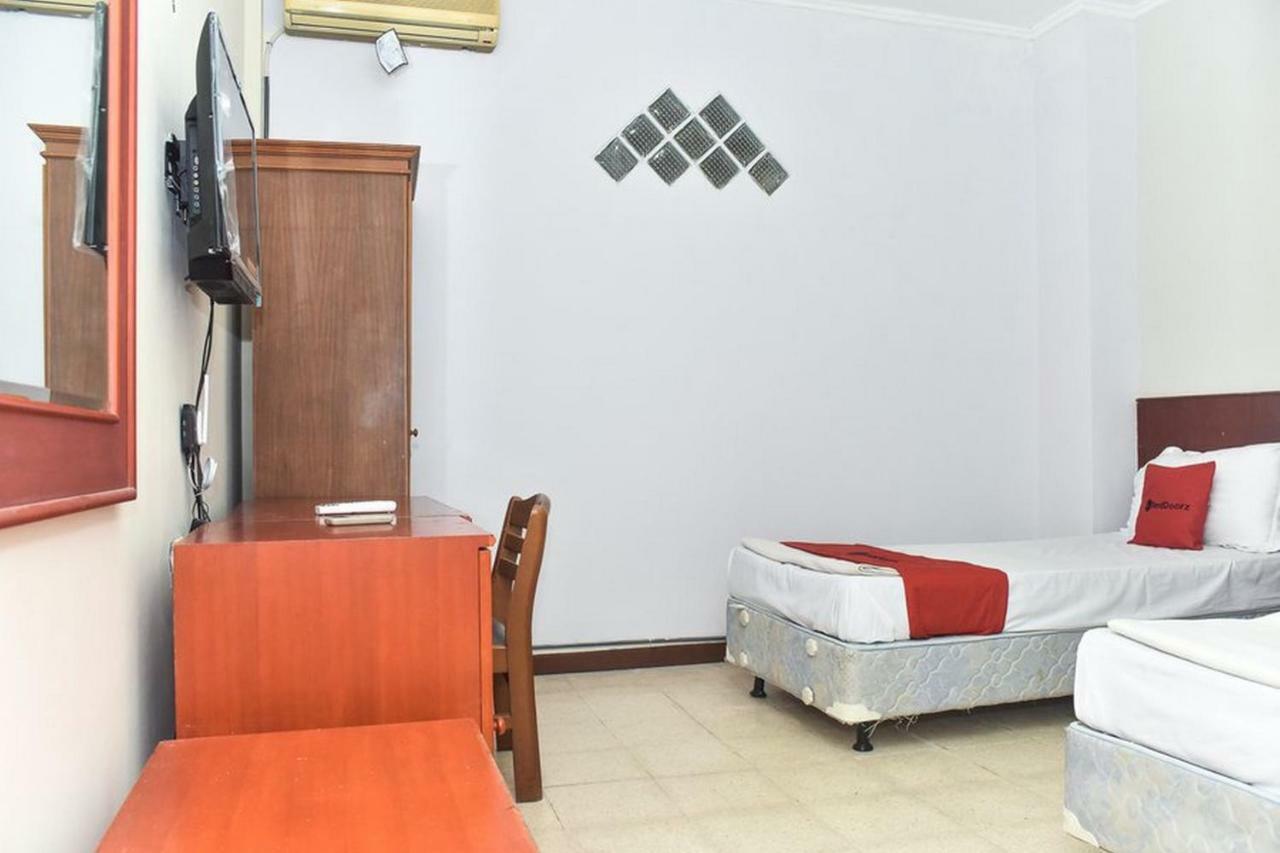 Reddoorz Near Kampung Warna Warni Hotel Маланг Екстериор снимка