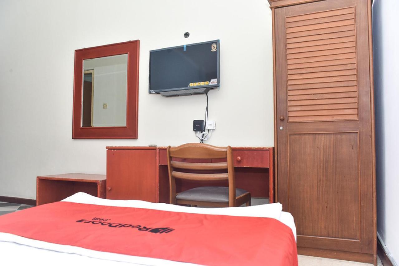 Reddoorz Near Kampung Warna Warni Hotel Маланг Екстериор снимка