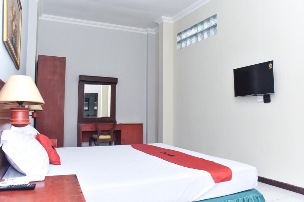 Reddoorz Near Kampung Warna Warni Hotel Маланг Екстериор снимка