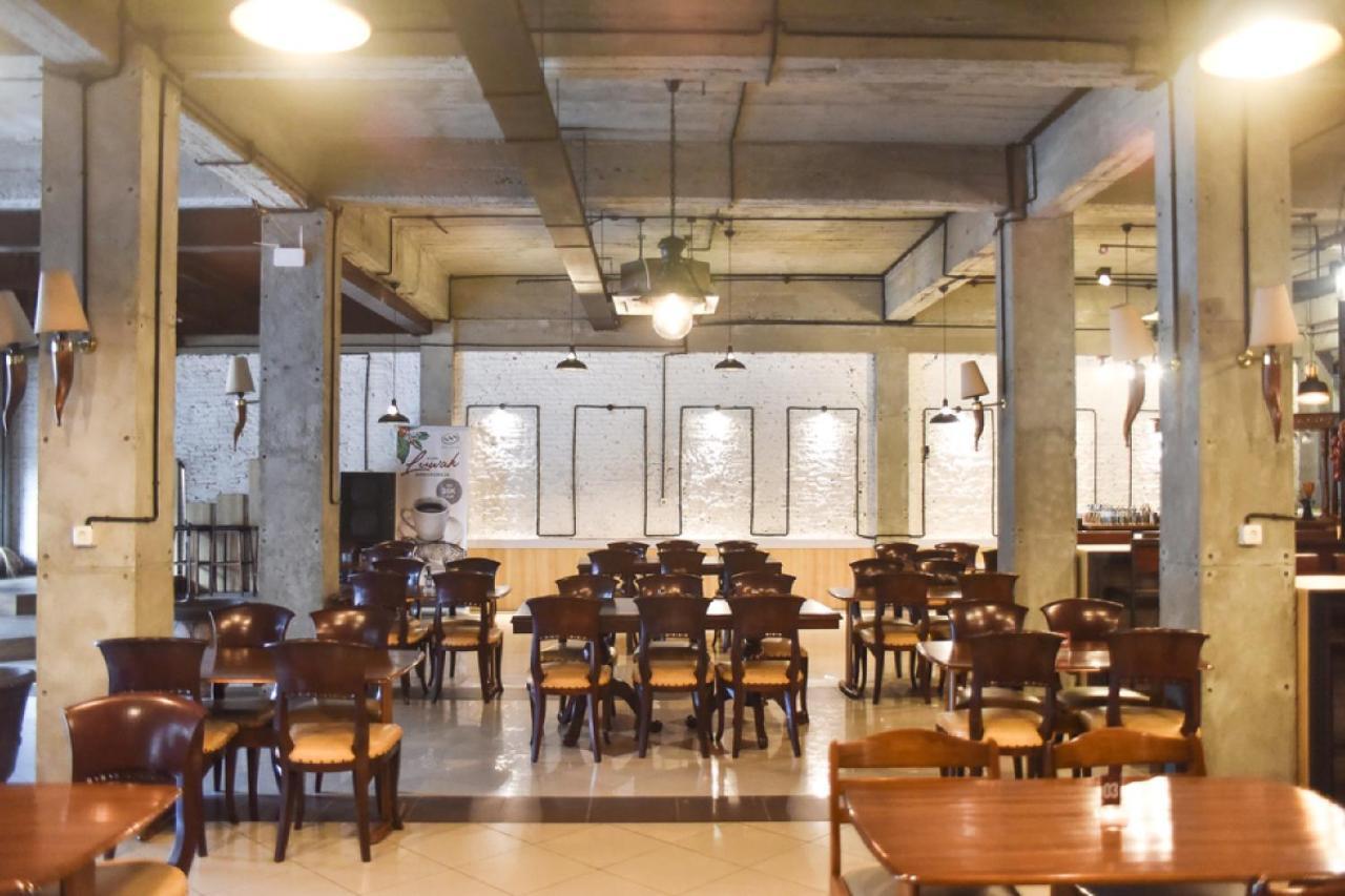 Reddoorz Near Kampung Warna Warni Hotel Маланг Екстериор снимка